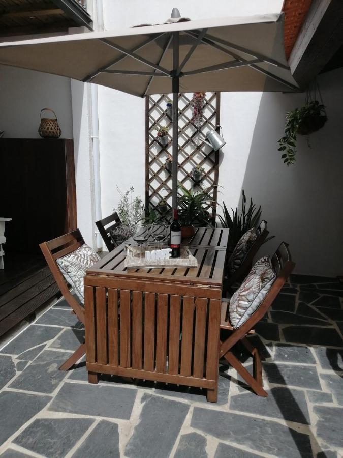 Courtyard House - Sun, Barbecue, Beach Sesimbra Eksteriør billede
