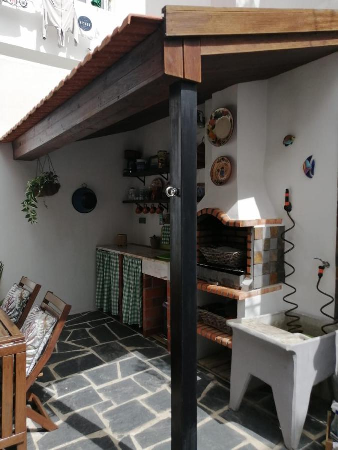 Courtyard House - Sun, Barbecue, Beach Sesimbra Eksteriør billede